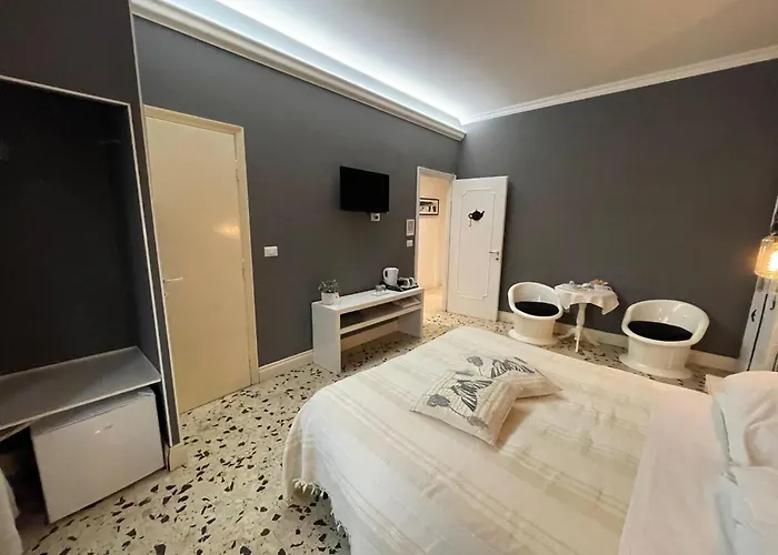 Tiburtina Garden Oda ve Kahvaltı 4*