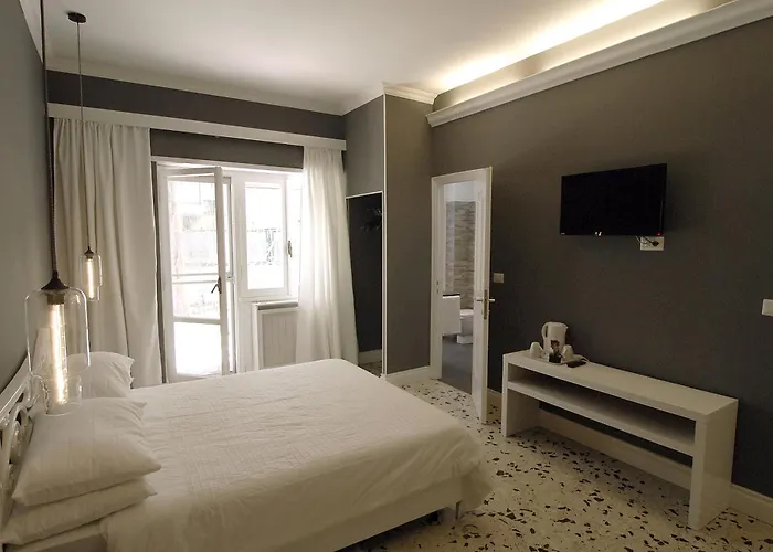 Tiburtina Garden Oda ve Kahvaltı 4*